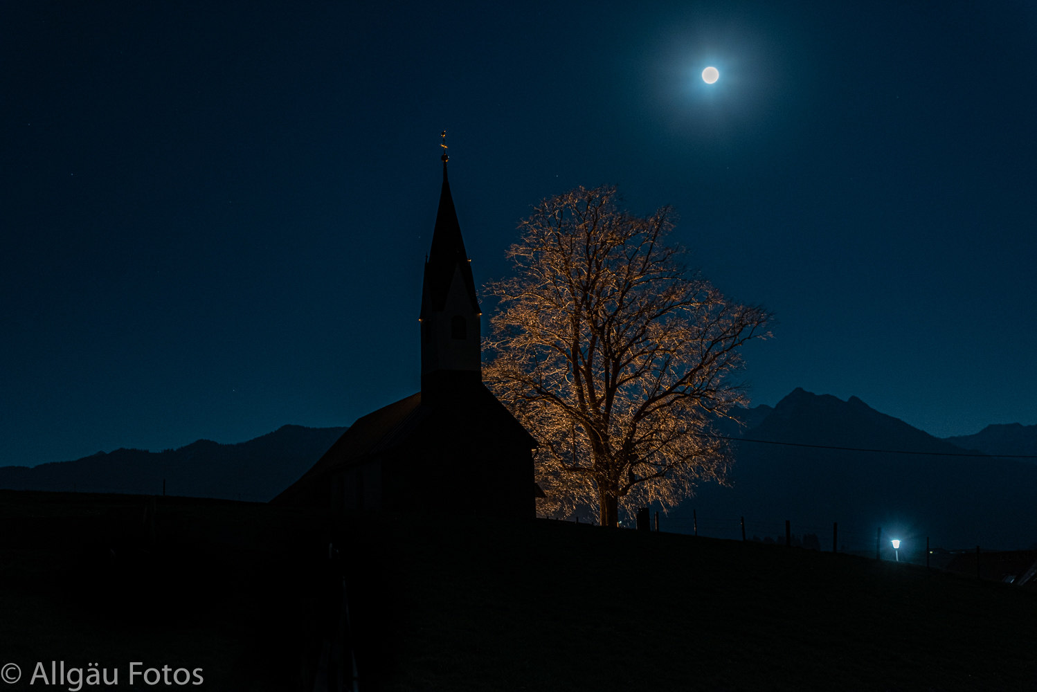 Kapelle Bolsterlang beim Supermond